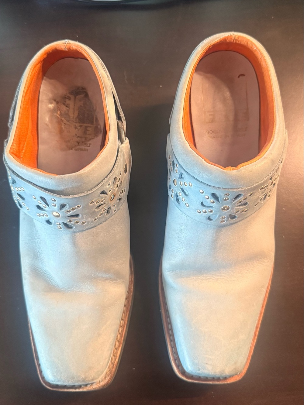 Rare vintage Frye Light Blue Leather Clog Mules with Stud Detail - Picture 4 of 8